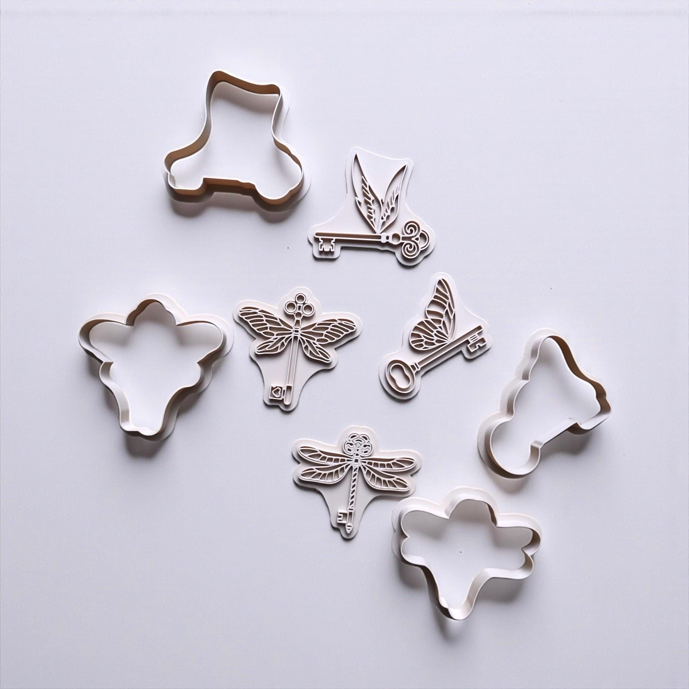 Flying Key Cookie Cutter: Whimsical Party Treat Mold