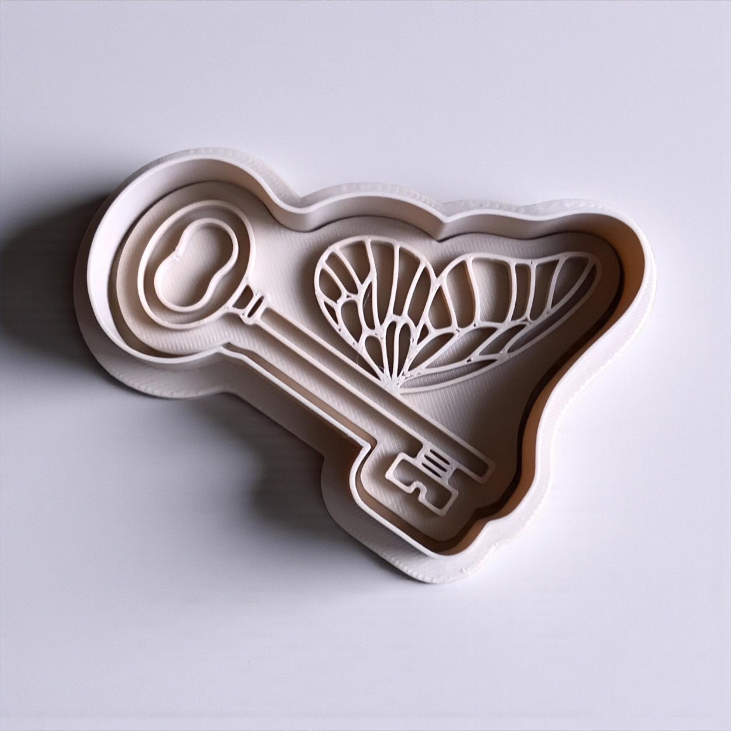 Flying Key Cookie Cutter: Whimsical Party Treat Mold