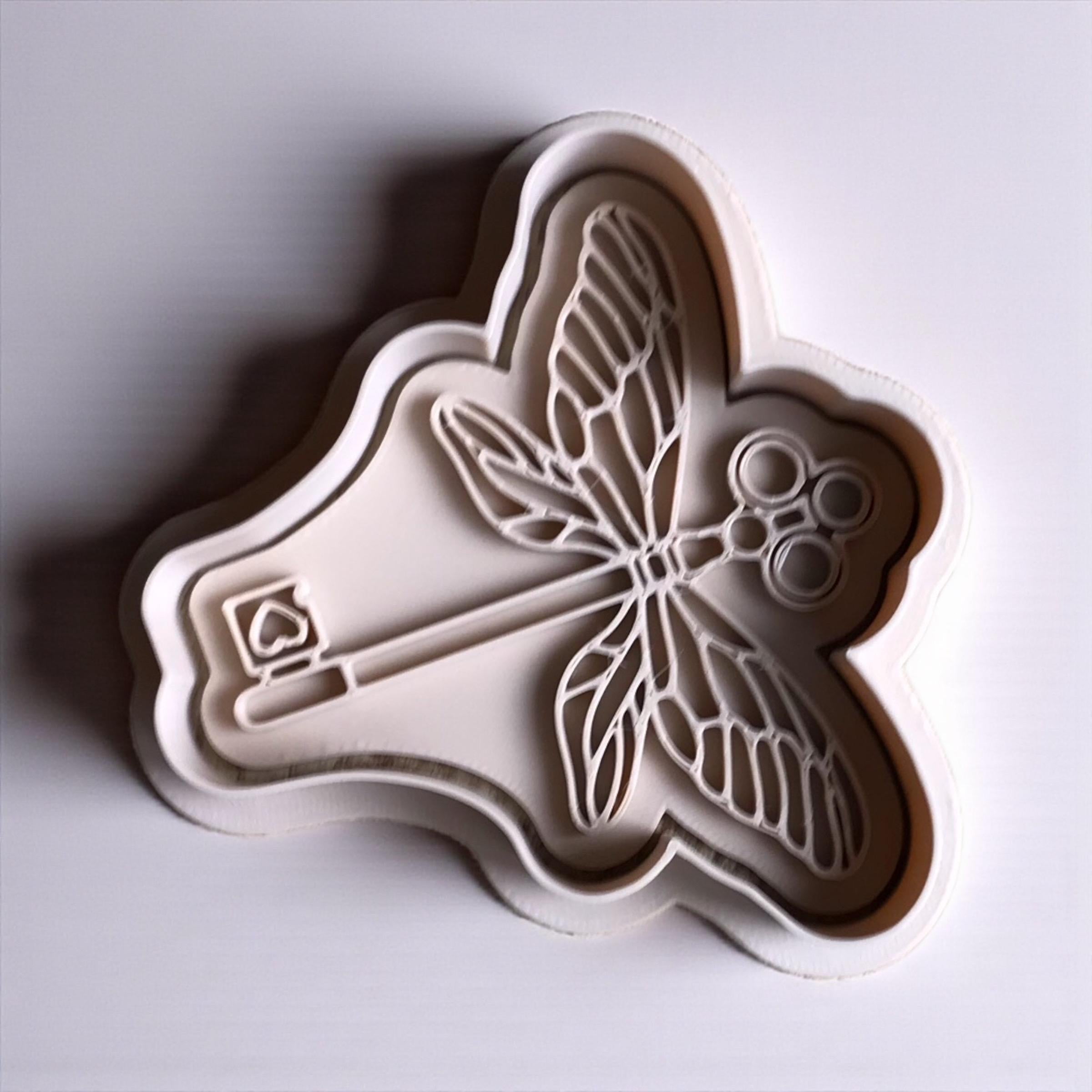 Flying Key Cookie Cutter: Whimsical Party Treat Mold