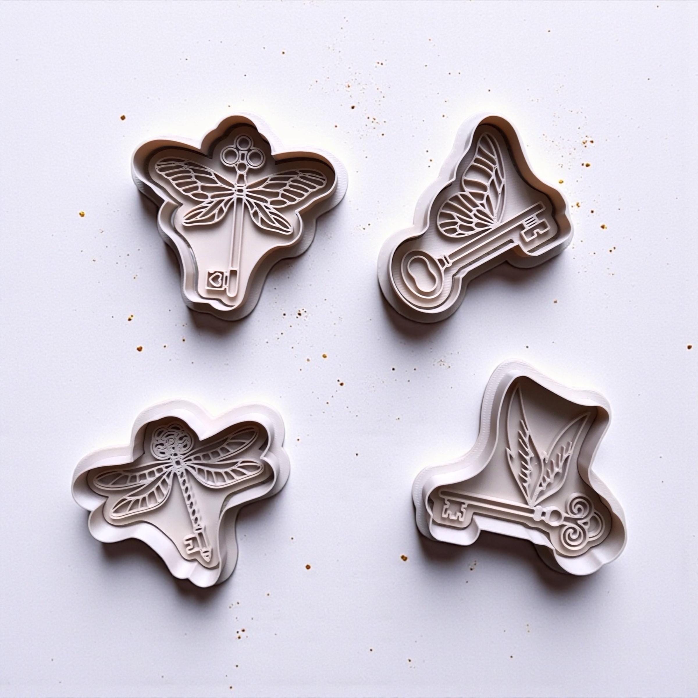 Flying Key Cookie Cutter: Whimsical Party Treat Mold